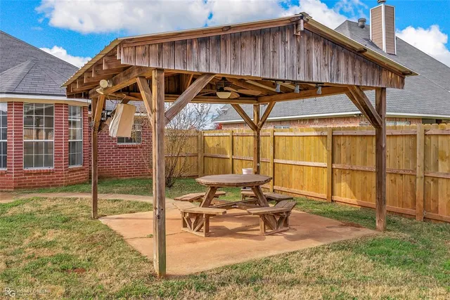 $1,950 | 5813 Gold Crest Drive, Bossier City, LA 71112