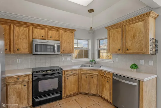 $1,950 | 5813 Gold Crest Drive, Bossier City, LA 71112