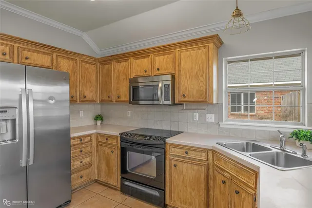 $1,950 | 5813 Gold Crest Drive, Bossier City, LA 71112