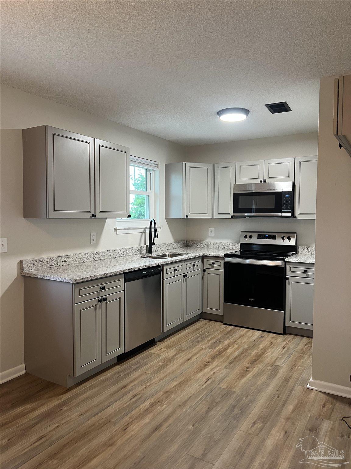 7115 Oakcliff Road Pensacola, FL 32526 - Photo 3 of 29 Gallery Image 3