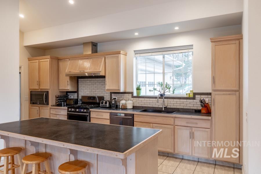 705 Rachel Street Troy, ID 83871 - Photo 9 of 42