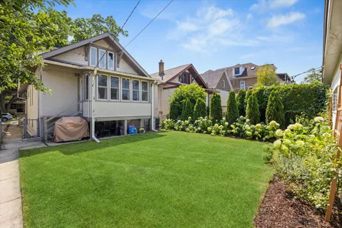 $499,000 | 735 Gunderson Avenue, Oak Park, IL 60304