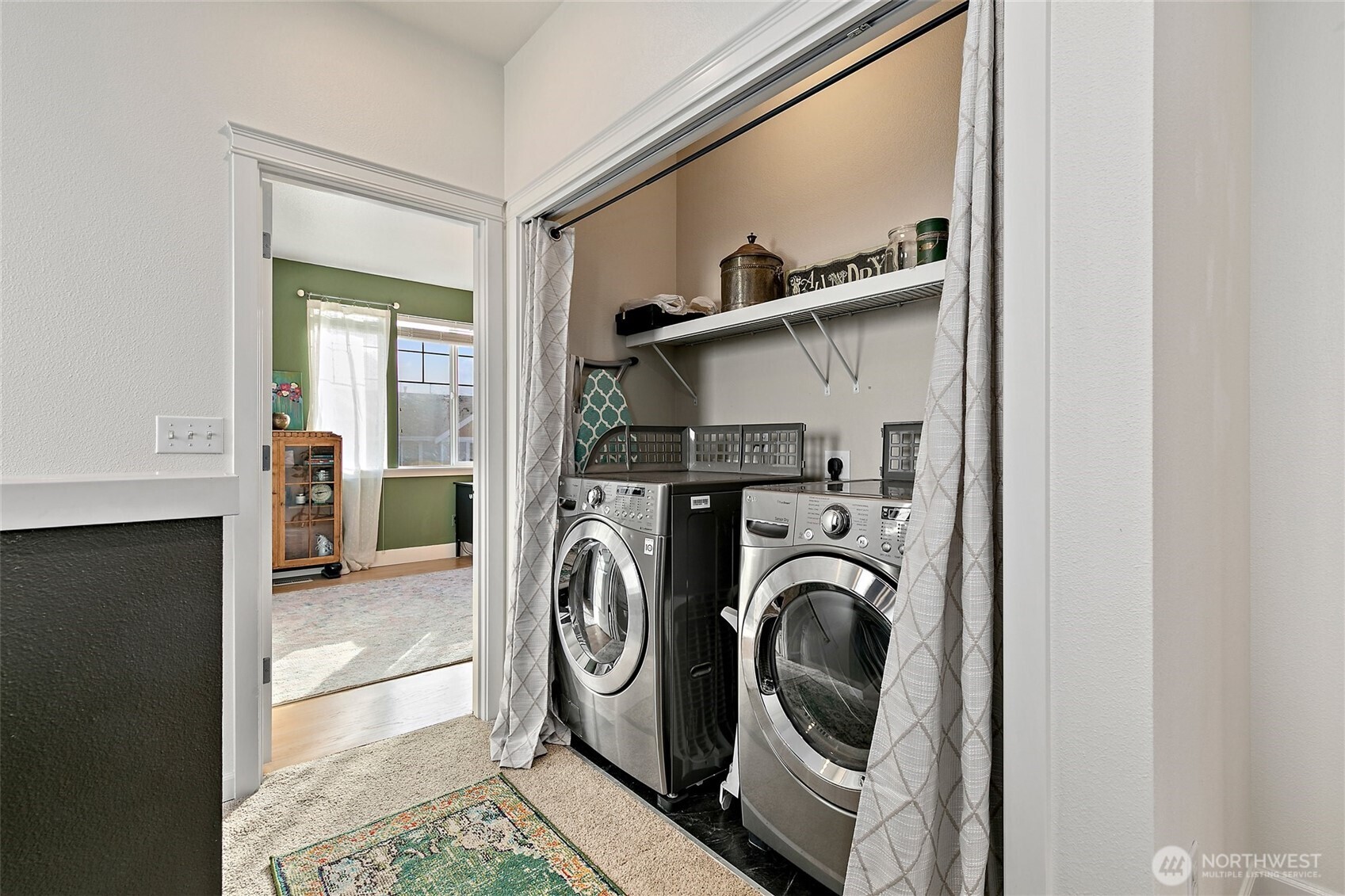 137 Maple Street Tacoma, WA 98466 - Photo 20 of 39 a utility room with dryer and washer