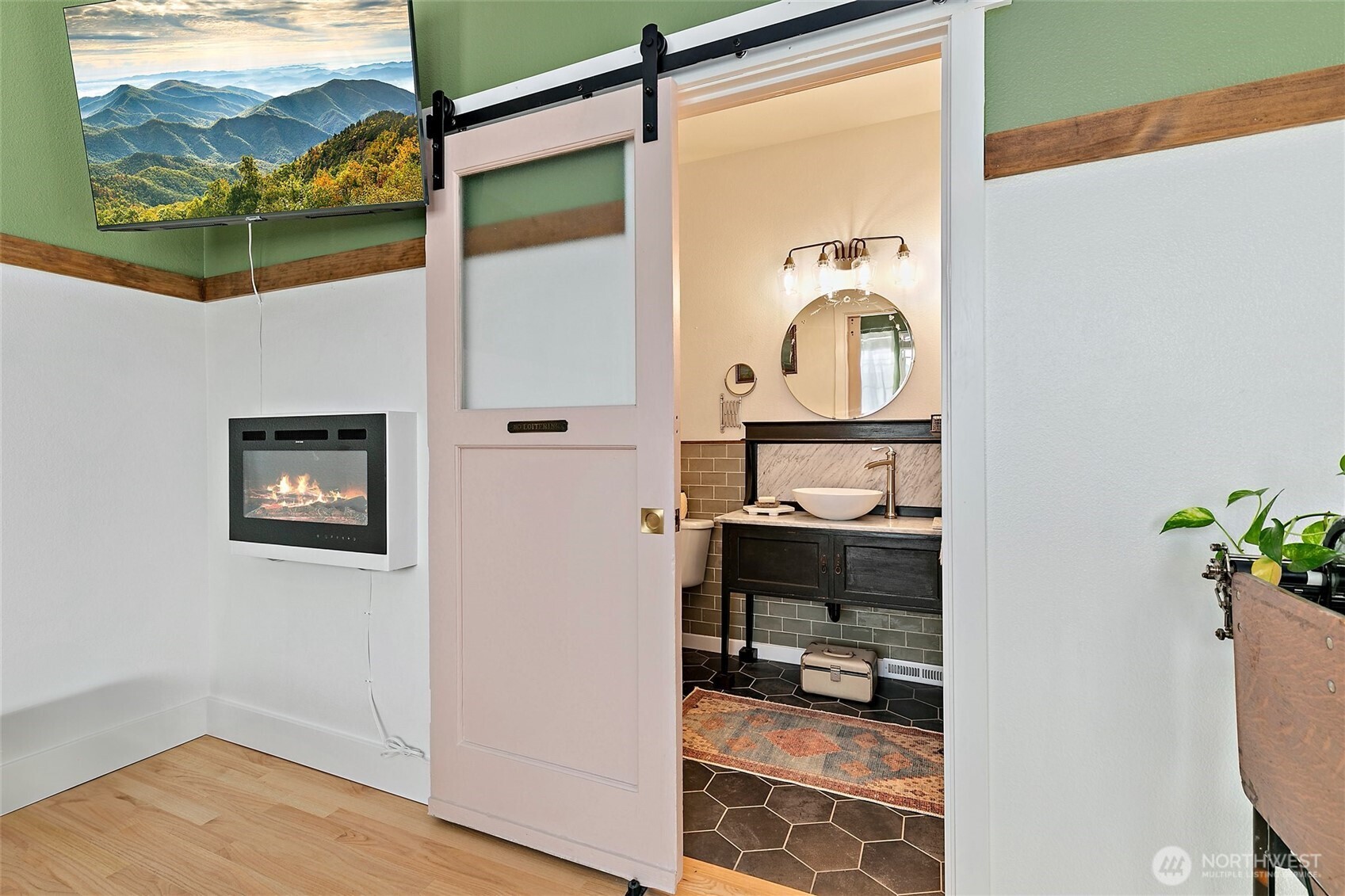 137 Maple Street Tacoma, WA 98466 - Photo 25 of 39 a view of workspace