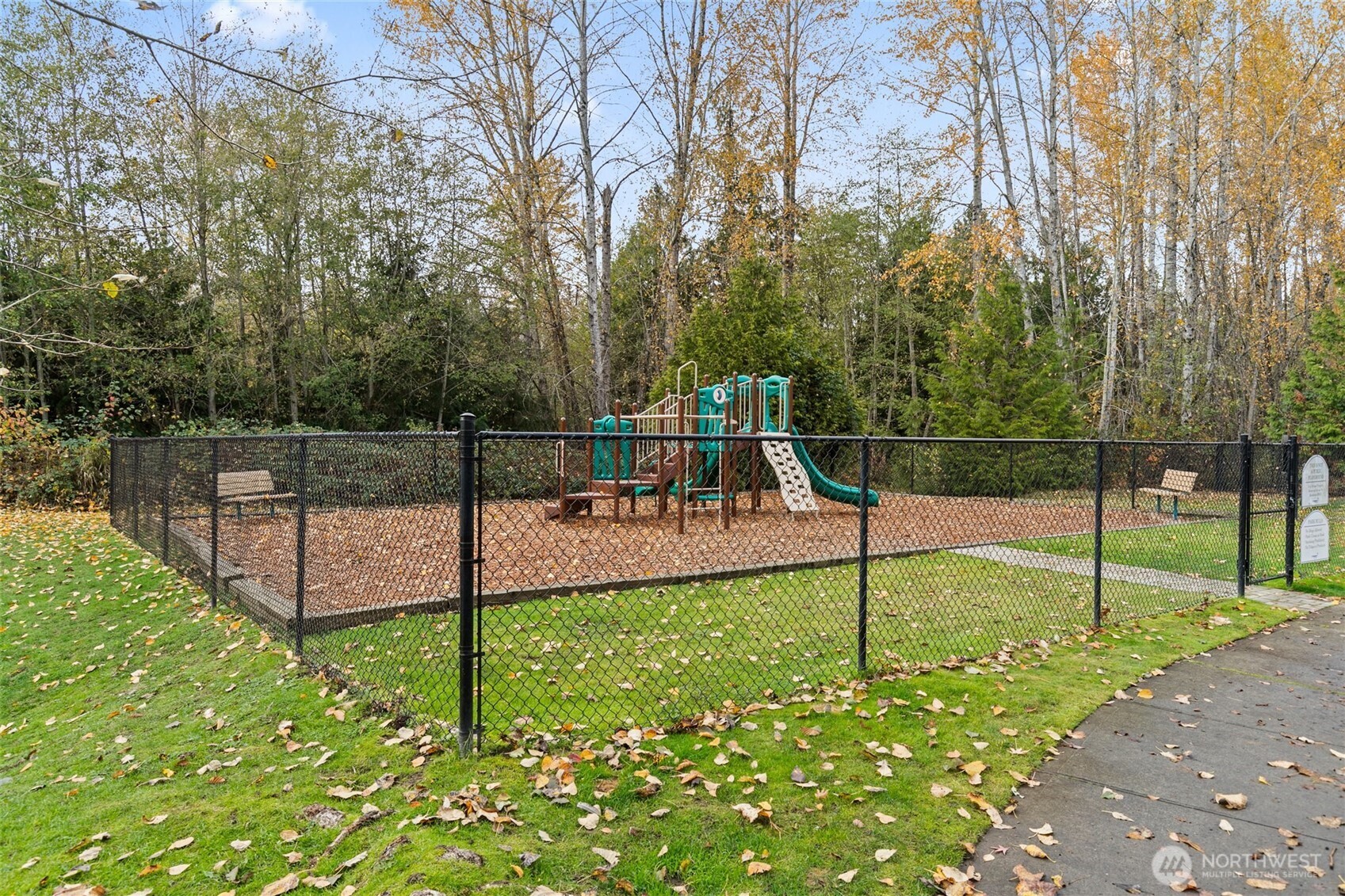 137 Maple Street Tacoma, WA 98466 - Photo 37 of 39 a view of a park