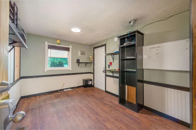 $250,000 | 9284 Highway 35, Gladstone, MI 49837