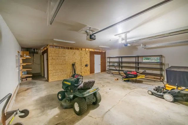 $250,000 | 9284 Highway 35, Gladstone, MI 49837