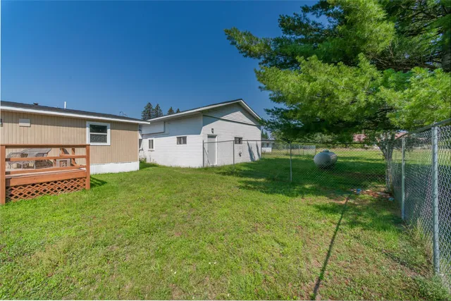 $250,000 | 9284 Highway 35, Gladstone, MI 49837