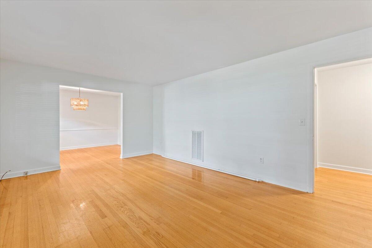 251 Bennett Street Mount Pleasant, SC 29464 - Photo 7 of 21 02-LLP8628