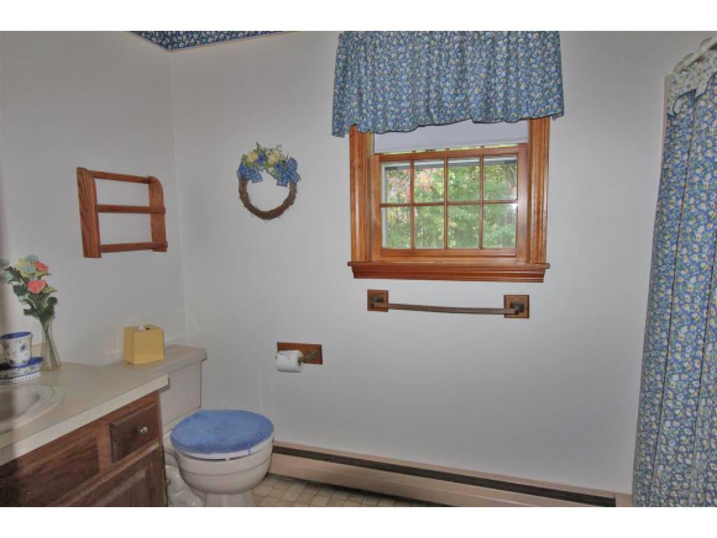 9 Bear Meadow Road Londonderry, NH 03053 - Photo 13 of 18