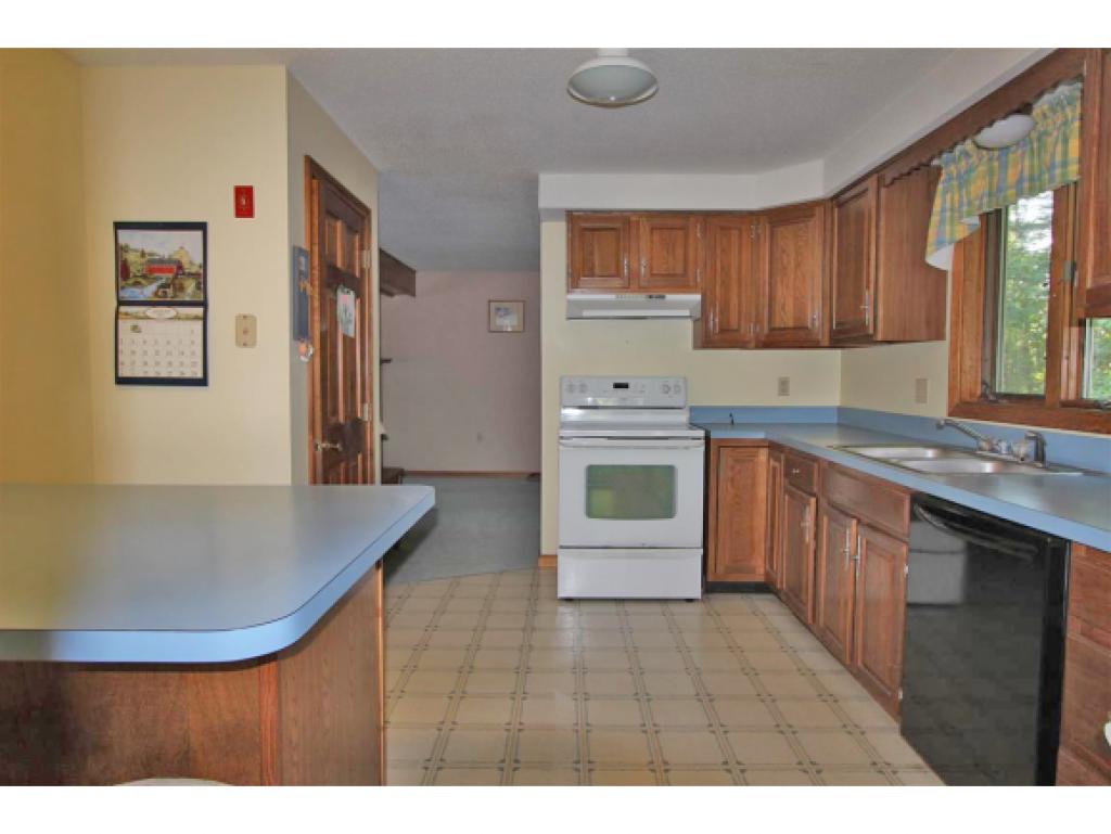 9 Bear Meadow Road Londonderry, NH 03053 - Photo 5 of 18