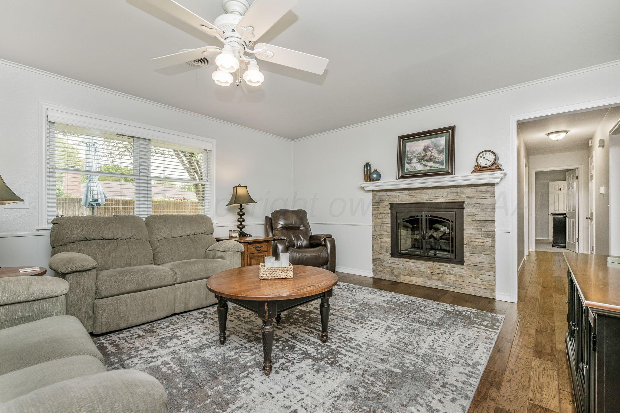 6010 Dreyfuss Road Amarillo, TX 79106 - Photo 8 of 21 2nd Living Room