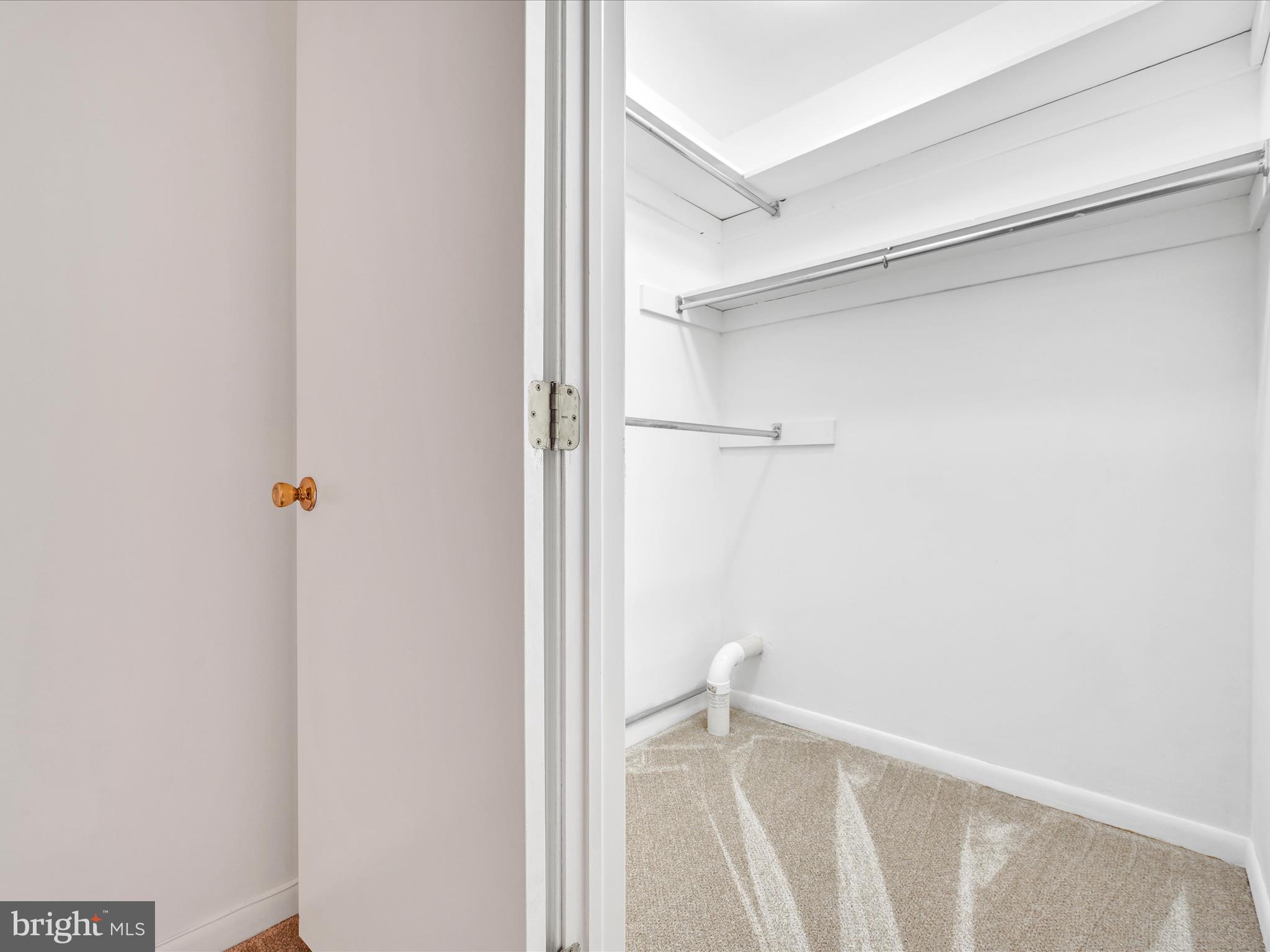 127 Valley Stream Circle Chesterbrook, PA 19087 - Photo 19 of 25 Walk In Closet
