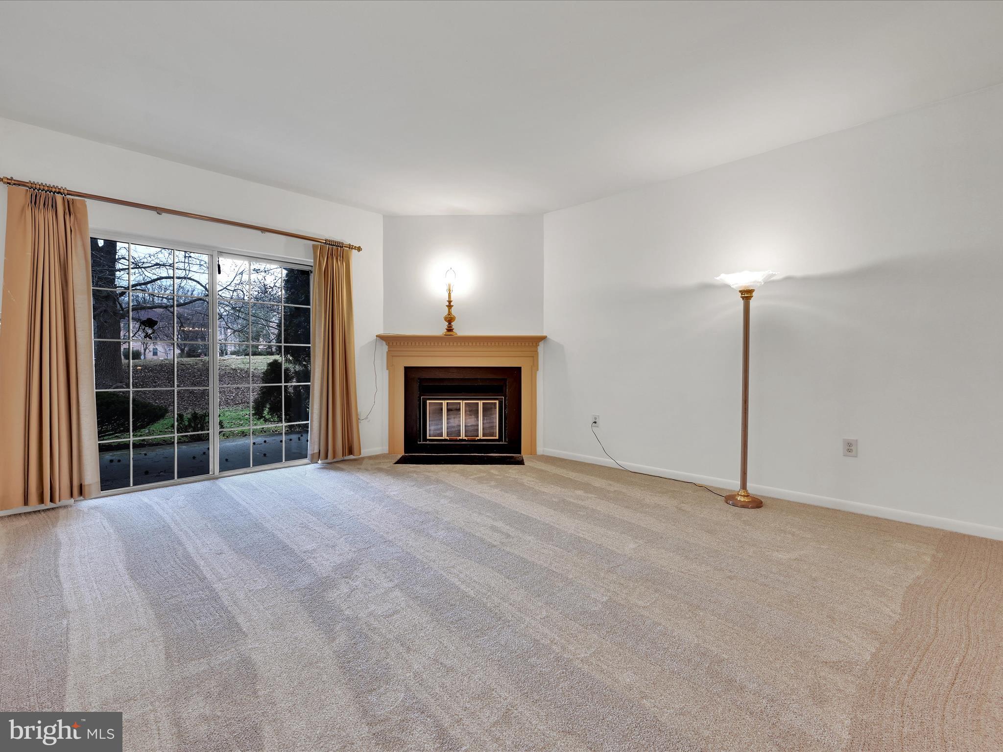 127 Valley Stream Circle Chesterbrook, PA 19087 - Photo 8 of 25 Living Room