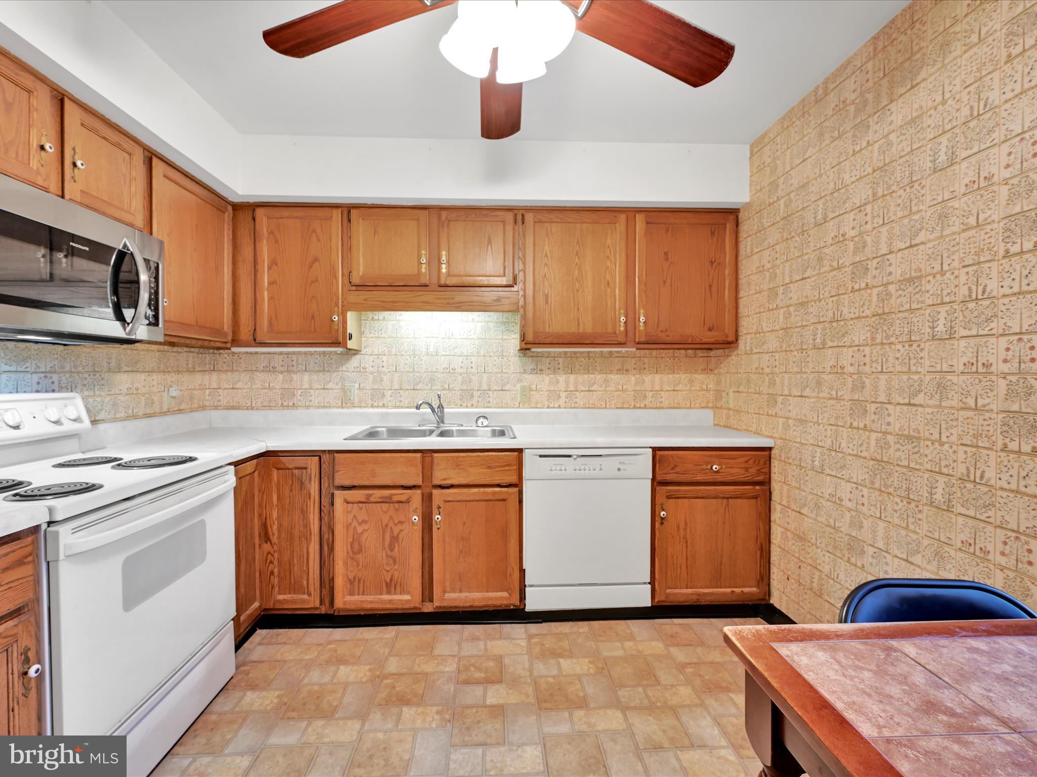 127 Valley Stream Circle Chesterbrook, PA 19087 - Photo 10 of 25 Kitchen