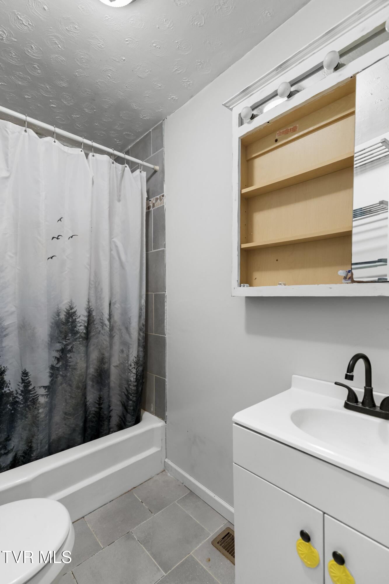 7593 Cracker Neck Road Washburn, TN 37888 - Photo 16 of 32 017-7593CrackerNeckRoad-Washburn-TN-3788