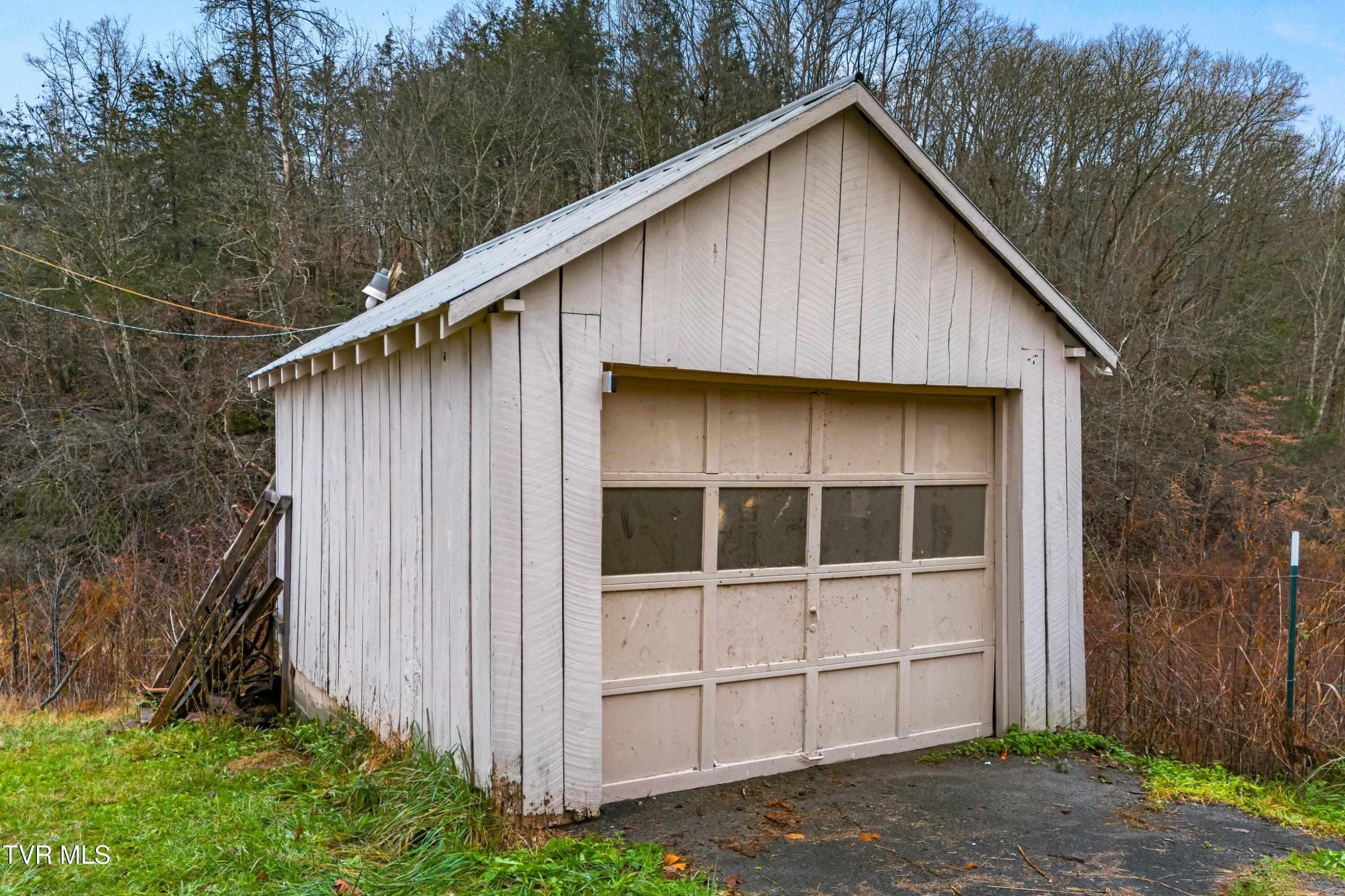 7593 Cracker Neck Road Washburn, TN 37888 - Photo 4 of 32 005-7593CrackerNeckRoad-Washburn-TN-3788