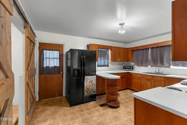 $249,900 | 7593 Cracker Neck Road, Washburn, TN 37888