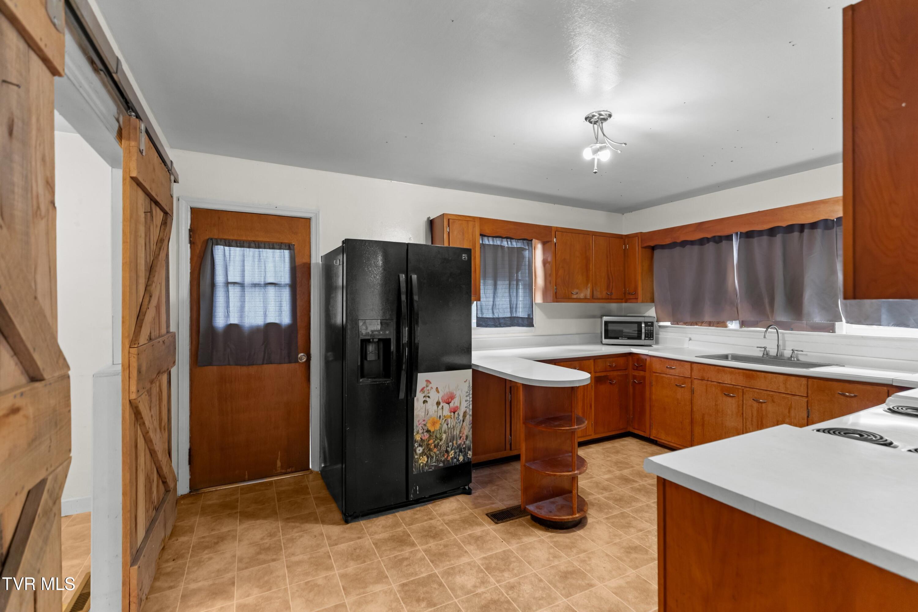 7593 Cracker Neck Road Washburn, TN 37888 - Photo 8 of 32 009-7593CrackerNeckRoad-Washburn-TN-3788