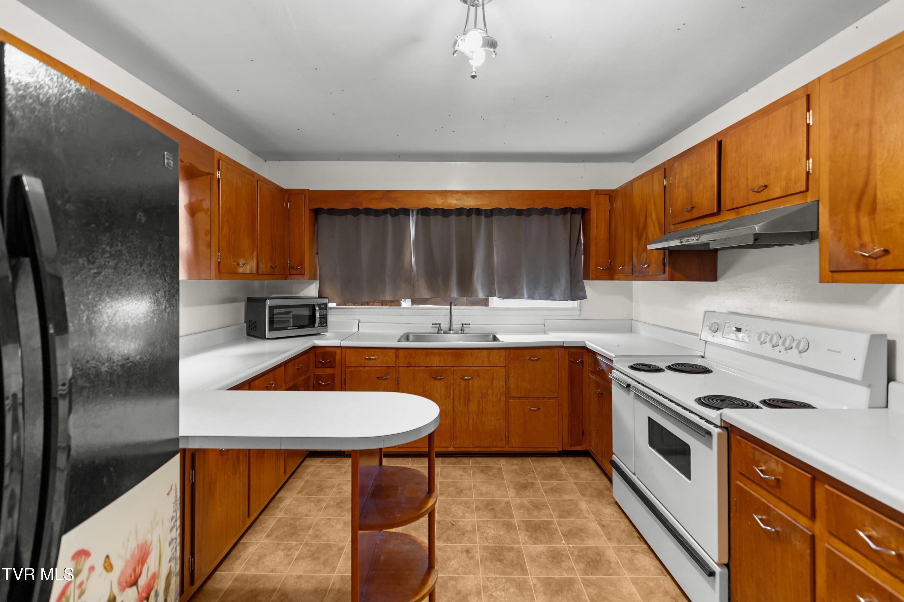 7593 Cracker Neck Road Washburn, TN 37888 - Photo 9 of 32 010-7593CrackerNeckRoad-Washburn-TN-3788