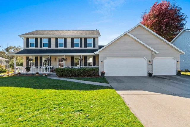 $469,900 | 1960 Charles Street, De Pere, WI 54115