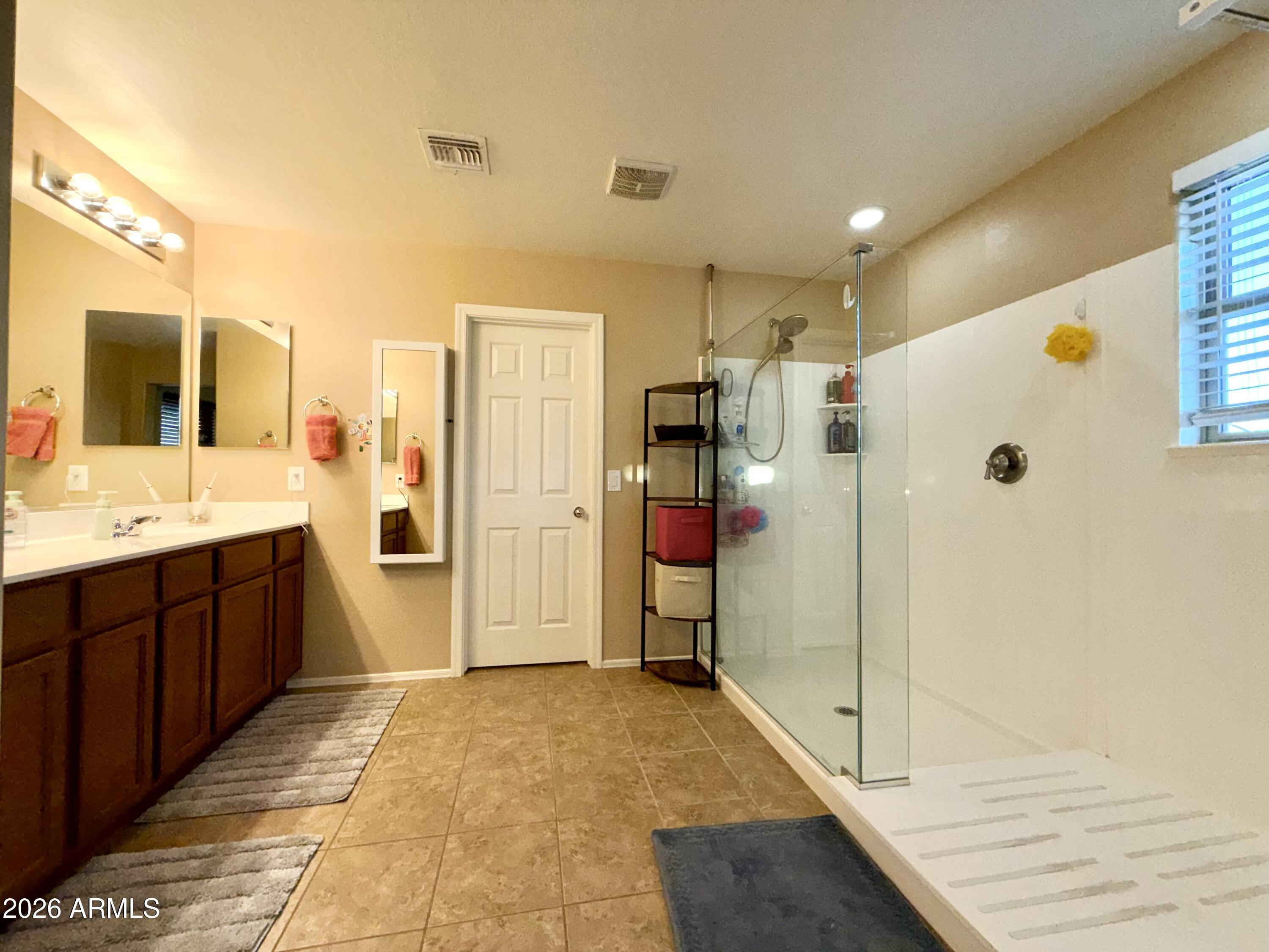 3230 East Rochelle Street Mesa, AZ 85213 - Photo 13 of 27 Master bath