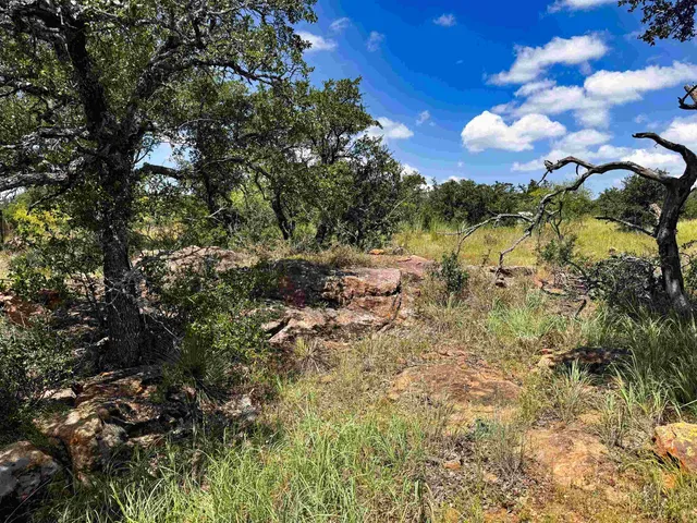 $299,900 | 384 Wild Oak Drive, Llano, TX 78643