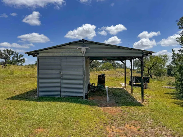 $299,900 | 384 Wild Oak Drive, Llano, TX 78643