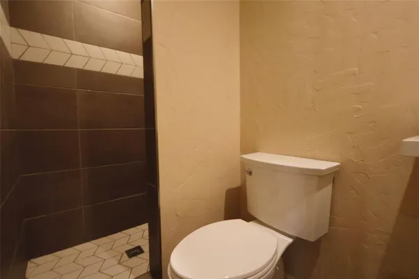 $1,500 | 1004 West Cayuga Drive, Athens, TX 75751