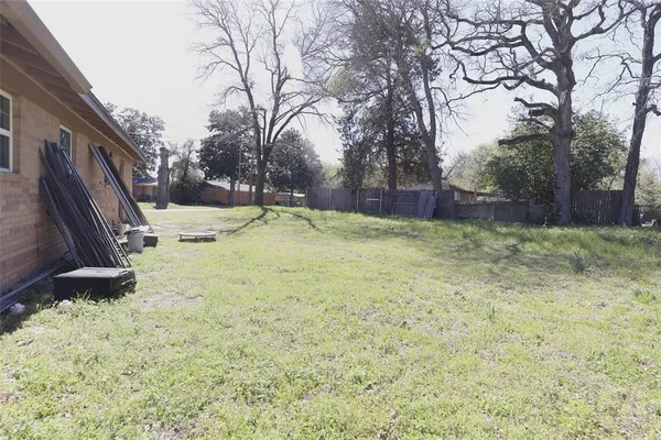 $1,500 | 1004 West Cayuga Drive, Athens, TX 75751