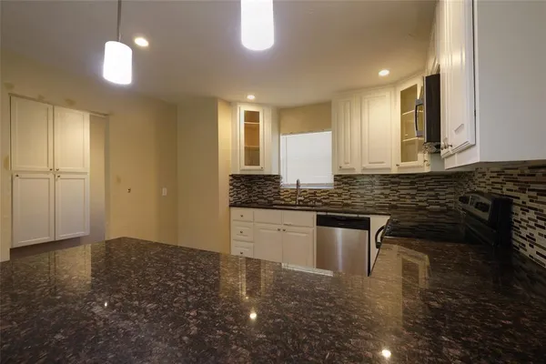 $1,500 | 1004 West Cayuga Drive, Athens, TX 75751