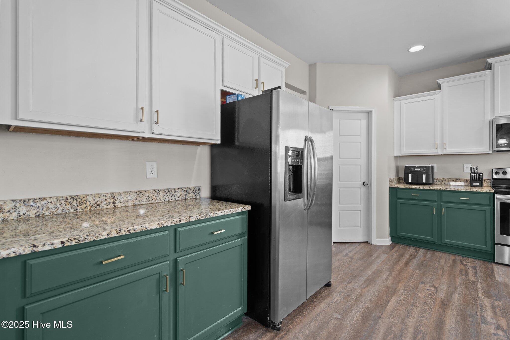 602 Core Point Drive Holly Ridge, NC 28445 - Photo 12 of 66 Kitchen