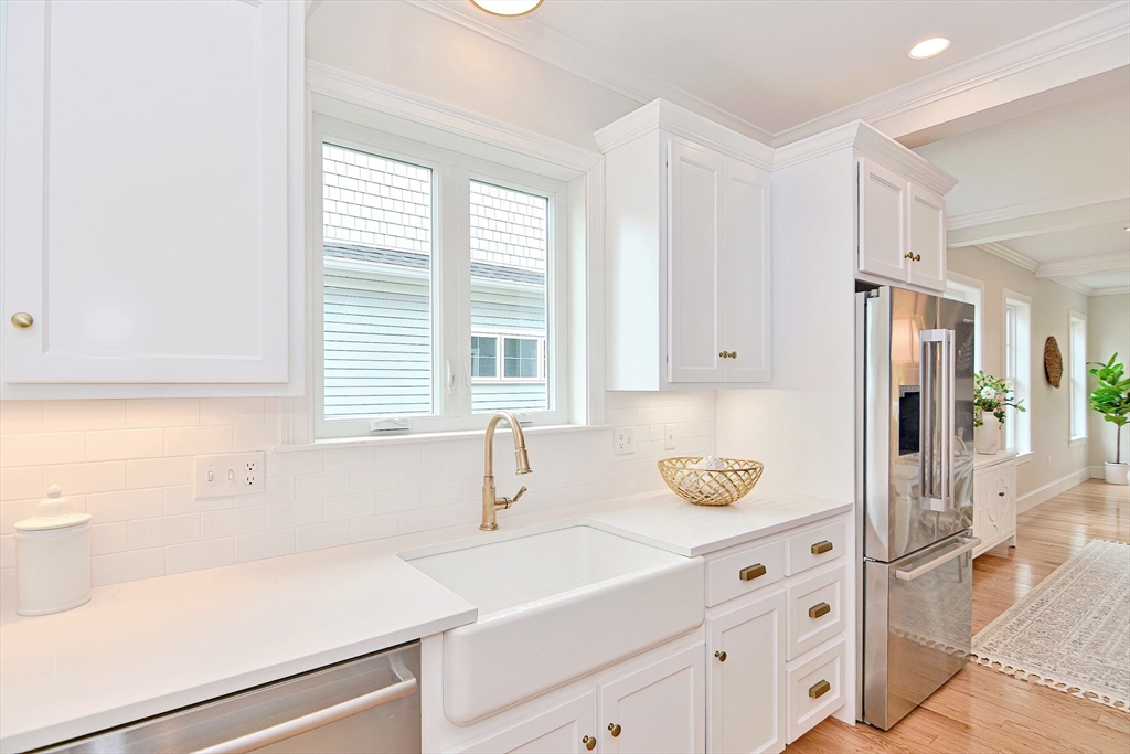 10 Damon Road, Unit 20 Medfield, MA 02052 - Photo 3 of 17 Gallery Image 3