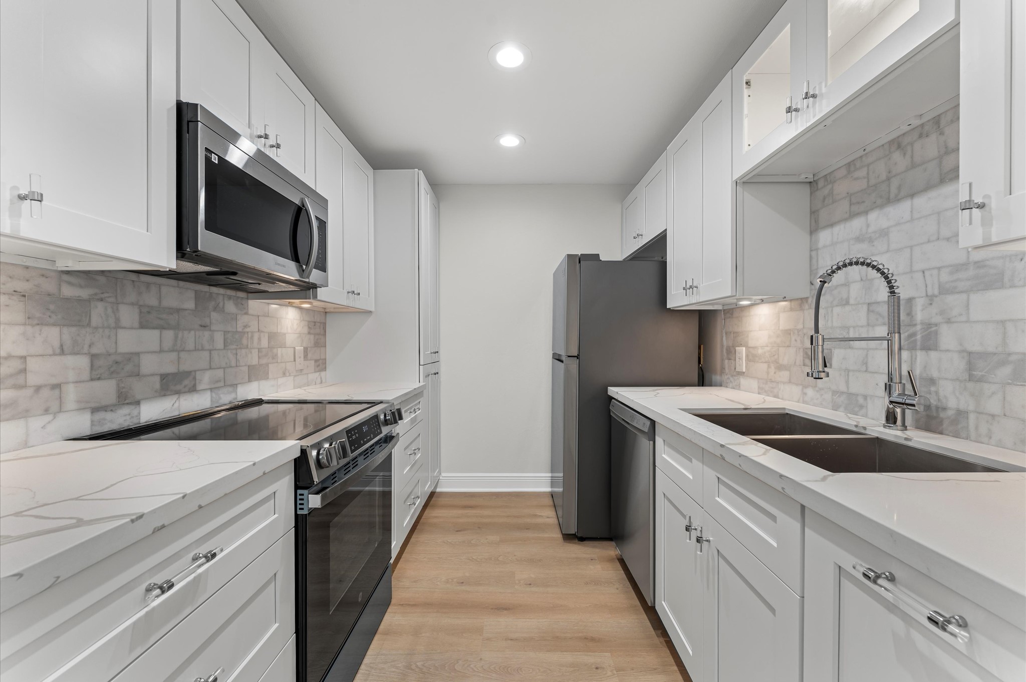 2829 Timmons Lane, Unit 195 Houston, TX 77027 - Photo 1 of 16