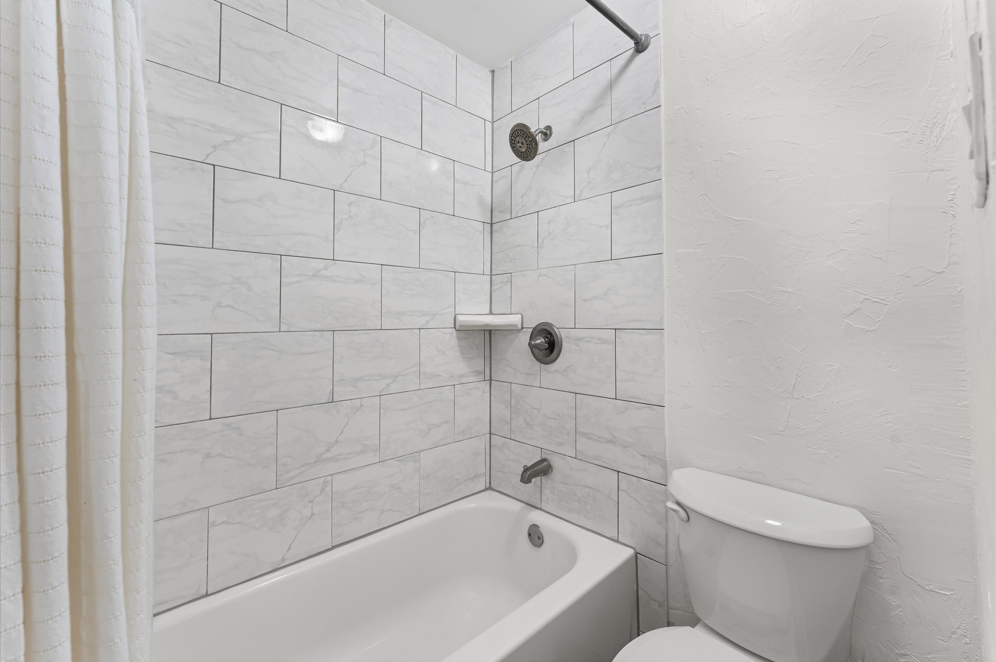 2829 Timmons Lane, Unit 195 Houston, TX 77027 - Photo 9 of 16