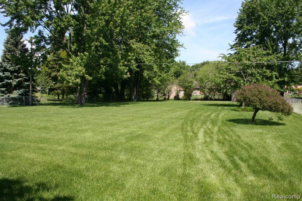 3541 Leason Road Sterling Heights, MI 48310 - Photo 37 of 38 IMG_5790.jpg