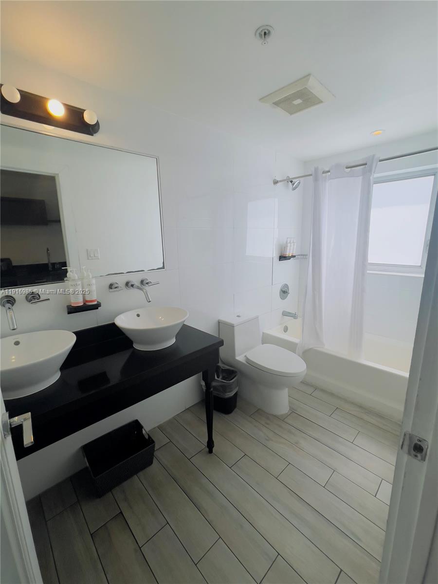 240 76th Street, Unit 205 Miami Beach, FL 33141 - Photo 2 of 8