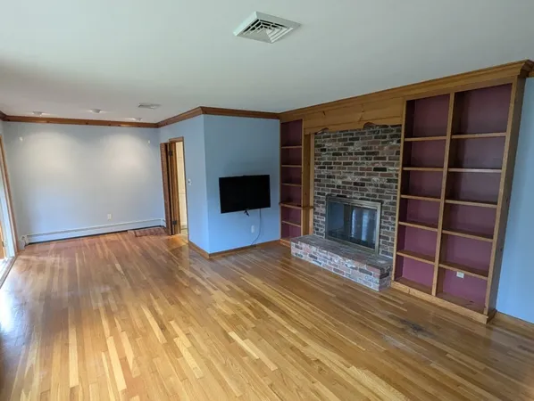 $2,850 | 29 Ridgecrest Road, Amherst, MA 01002