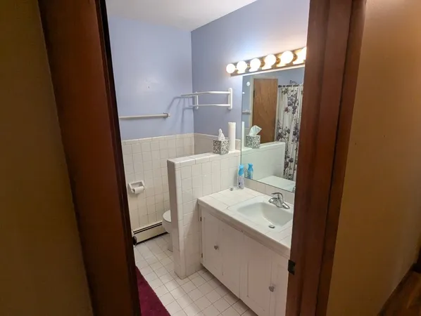 $2,850 | 29 Ridgecrest Road, Amherst, MA 01002