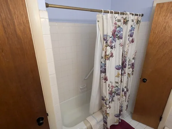$2,850 | 29 Ridgecrest Road, Amherst, MA 01002