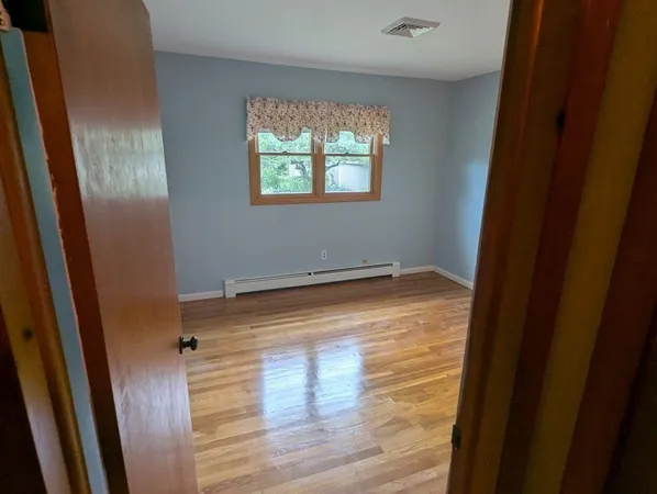 $2,850 | 29 Ridgecrest Road, Amherst, MA 01002