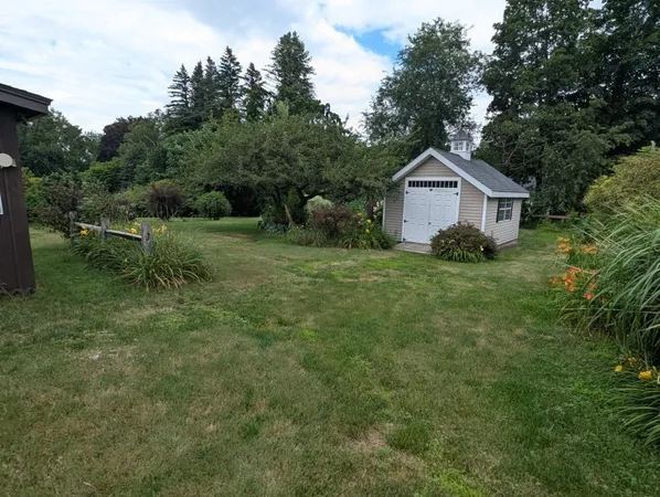 $2,850 | 29 Ridgecrest Road, Amherst, MA 01002