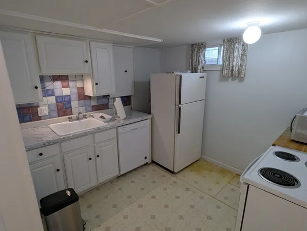$2,850 | 29 Ridgecrest Road, Amherst, MA 01002