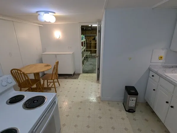 $2,850 | 29 Ridgecrest Road, Amherst, MA 01002