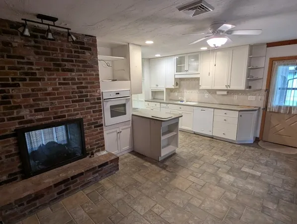 $2,850 | 29 Ridgecrest Road, Amherst, MA 01002