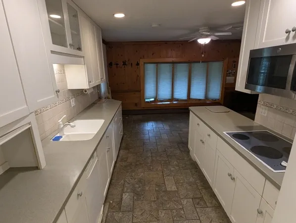 $2,850 | 29 Ridgecrest Road, Amherst, MA 01002