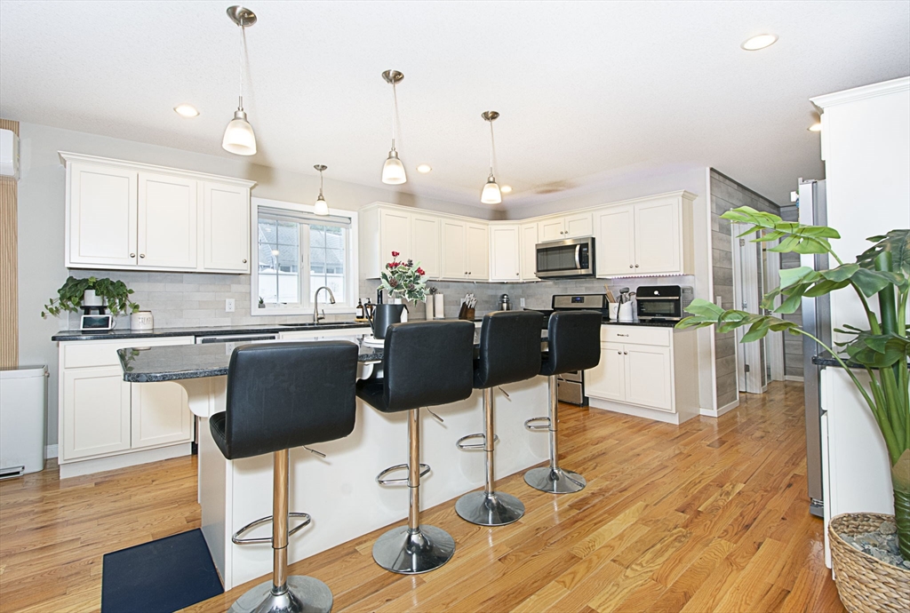 108 Birchland Avenue Springfield, MA 01119 - Photo 17 of 33