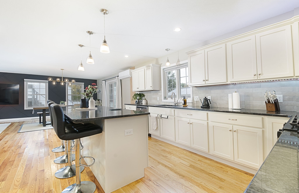 108 Birchland Avenue Springfield, MA 01119 - Photo 18 of 33