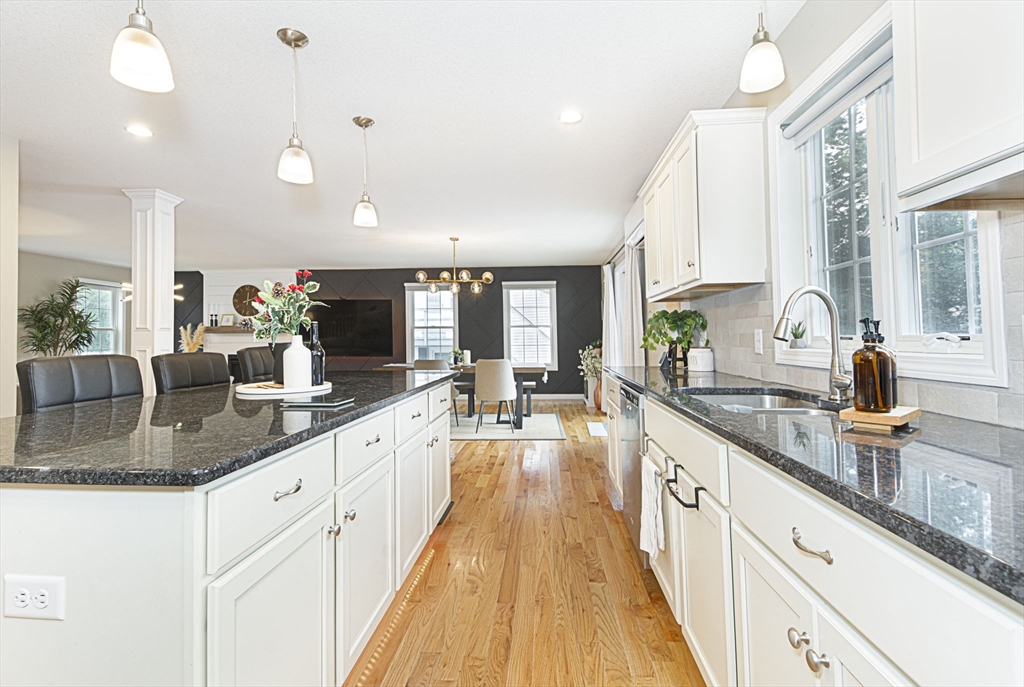 108 Birchland Avenue Springfield, MA 01119 - Photo 20 of 33