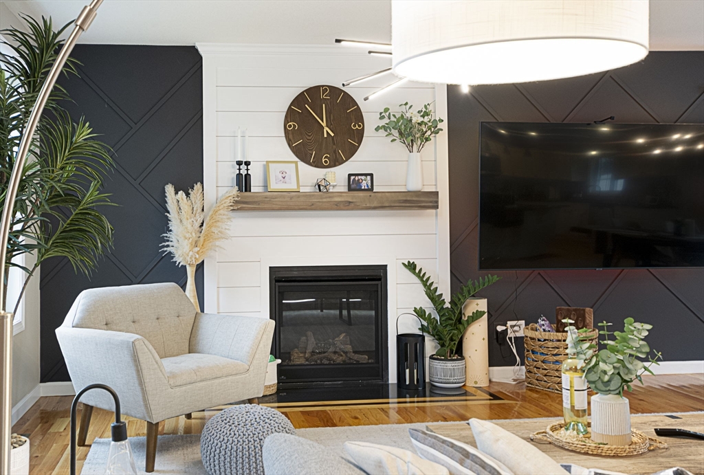 108 Birchland Avenue Springfield, MA 01119 - Photo 9 of 33